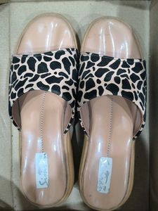 Giraffe Print Platform Slides