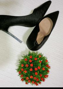 Pretty heels With Rhinestone Work