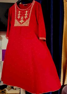 Red &amp; Gold Embroidered Kurta