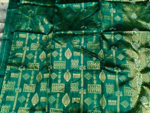 Elegant Green &amp; Gold Fabric
