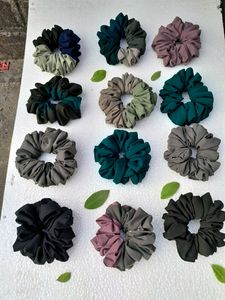 Set of 12 Scrunchies 💞
