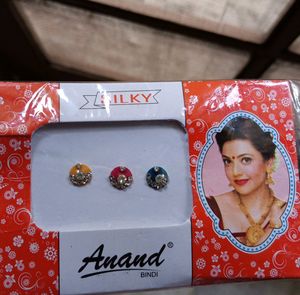 Multicolor Round Bindi With Golden Stones