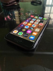 iPhone 8 4g iOS