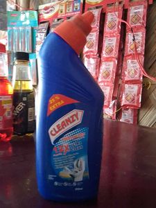 TOILET CLEANER WITH ULTRA 12X CLEANE
