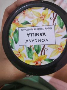 VONCASA VANILLA SCENTED CANDLE
