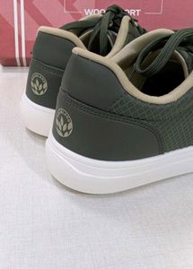 Woodland PU sneakers size 9🔥👟