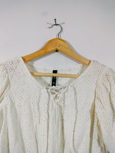 White Casual Top (Women&#39;s)