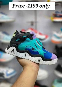 Trendy Sneaker In Whole Sale Price