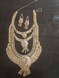 Elegant Gold Jewelry Set