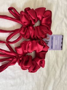 2-Piece Satin Scrunchie with Hanging Tulip– Elegan