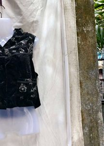 293010. Floral Velvet Vest