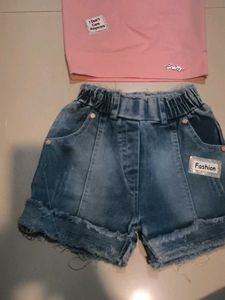 4-5 Year Old Girls Fancy Top And Shorts Set