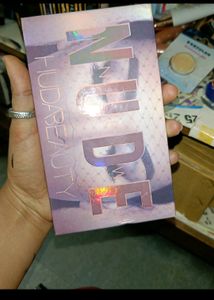 Huda Beauty Nude Eye Shadow