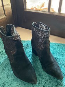 Steve Madden suede shoes
