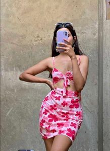 Front / Back Knot Floral Dress