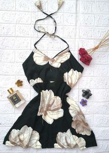 Halter Neck Pinteresty Dress🖤