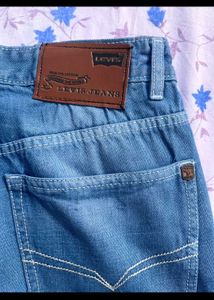 Levi’s® Original Fit Jeans** 👖🔵
