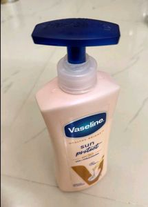 Vaseline Healthy Bright Lotion