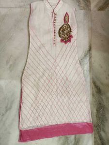 Beautiful Sleeveless Kurta