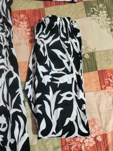 Chic Black &amp; White Dress