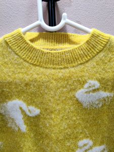 imported women&#39;s yellow crewneck sweater