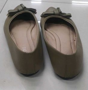Elegant Olive Green Ballet Flats