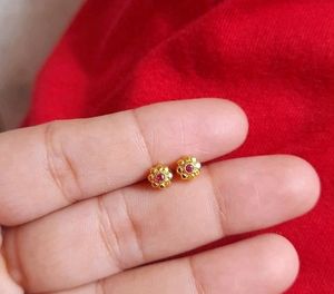 Beautiful New Flower Desine Studs