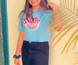 Cute Smile Graphic Crop Tee