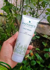 Forever Radiance Face Wash
