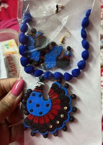 Necklace &amp; Earring Set