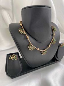 Green Flower Necklace