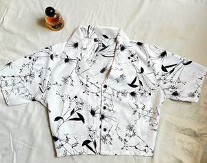 Crop Shirt🖤🤍