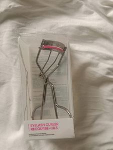 NEW MINISO EYELASH CURLER