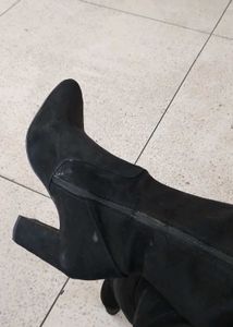 Stylish Black Thigh High Boots