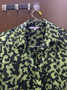 Green &amp; Black Print Button Down
