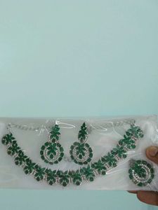 Green Necksets Earrings And Mangtikka