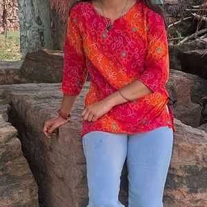 stylish short printed kurti