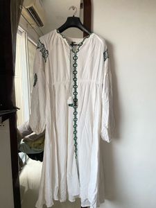 WHITE EMBROIDERED MAXI DRESS