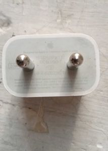 APPLE NEW AND ORIGINAL 20 WATT MOBILE ADAPTER