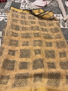 golden saree with blouse pice