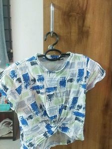 Patterned Twist Front Top