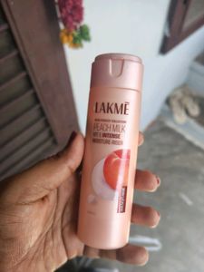 Lakme Peach Milk Moisturizer