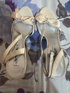 Nina Pumps