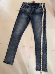 Men's Casual Graphic T-shirt with new jeans