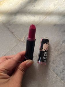 Street Wear Pink Lipstick