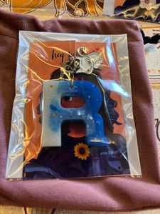 Resin &#39;R&#39; Keychain