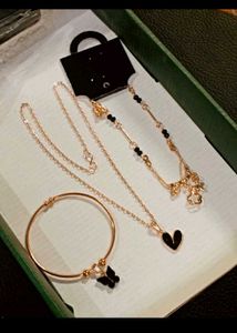 Very Beautiful Small Jewellery Set