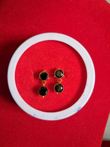 Black Stone Earrings Gold