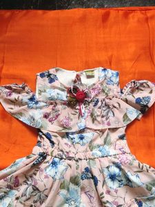 ❤️beautiful cut sleeves 💃Floral Dress♥️