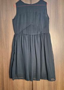 SIMPLE BLACK MIDI DRESS